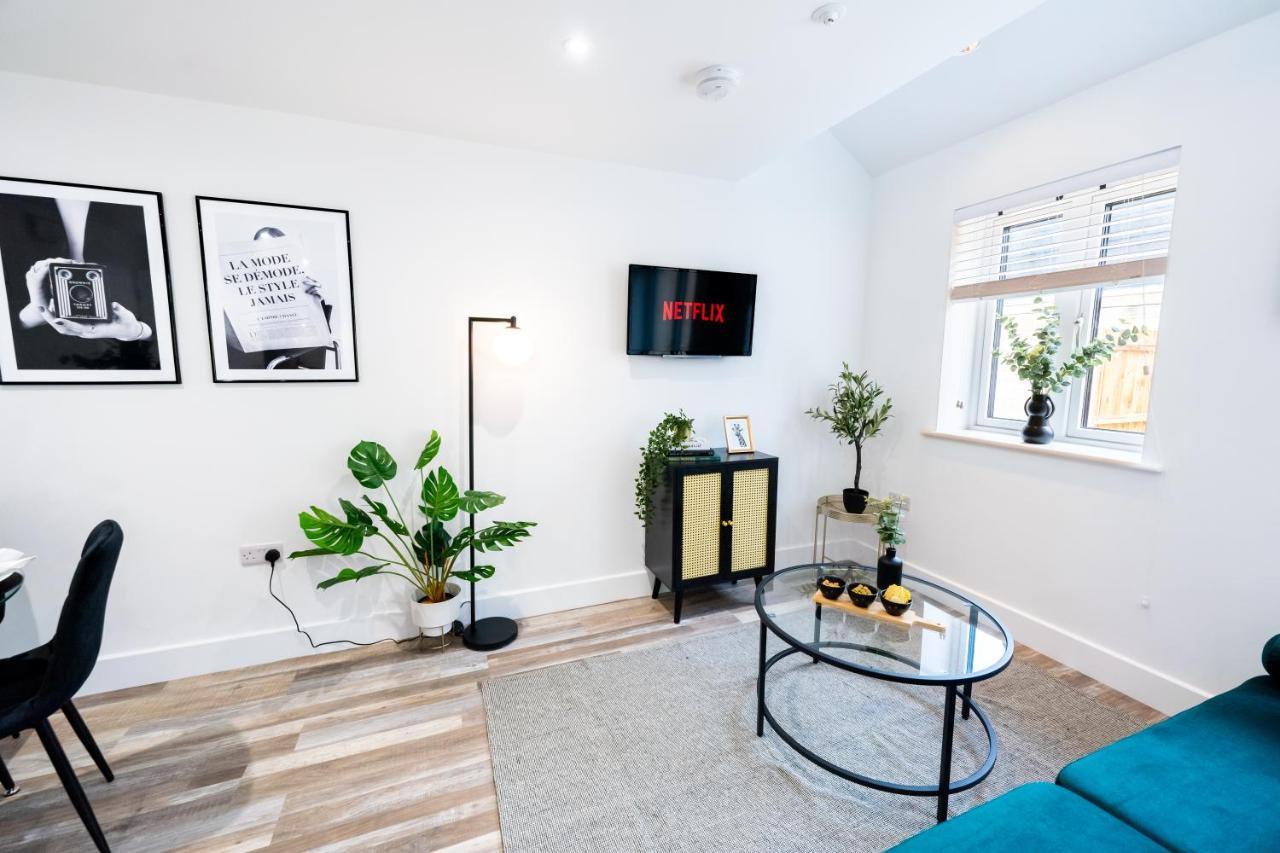 Hosta Group - Prestige 1 Bed Apartment - The Olive Cambridge  Exterior photo